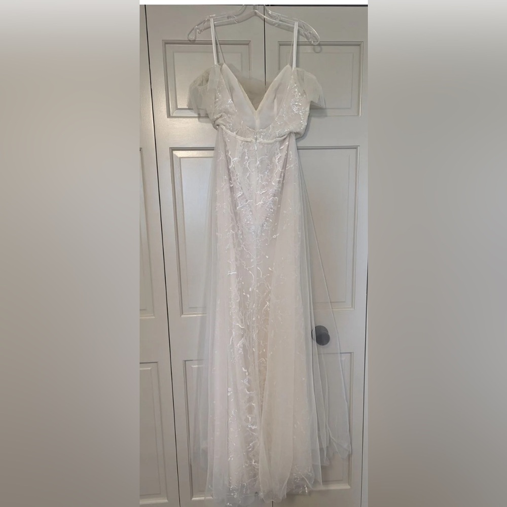 Berta Wedding Dress - Picture 3 of 4